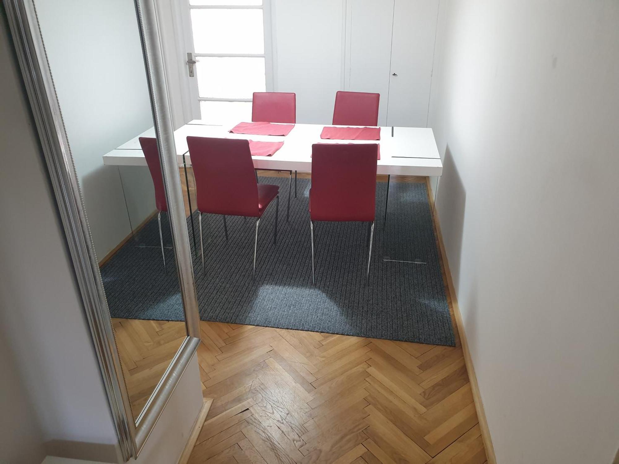 Newly Refurbished Central — Fotky 3